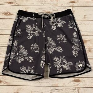Vuori Men’s Cruise Board Shorts Gray Size 30